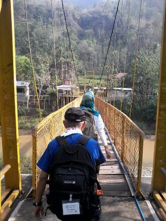 Selopamioro Suspension Bridge